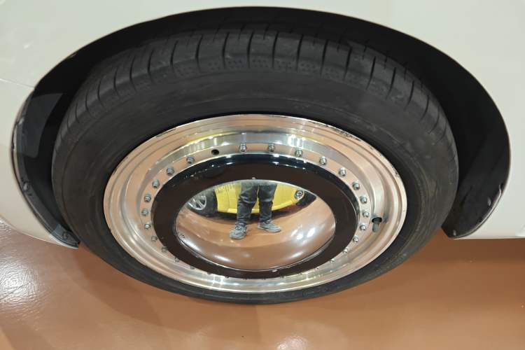 Used Volkswagen Beetle 2015 280TSI Left Front Wheel Hub