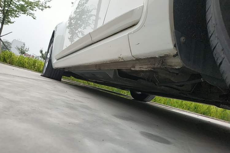 Used Volkswagen Beetle 2015 180TSI model Left Side Sill