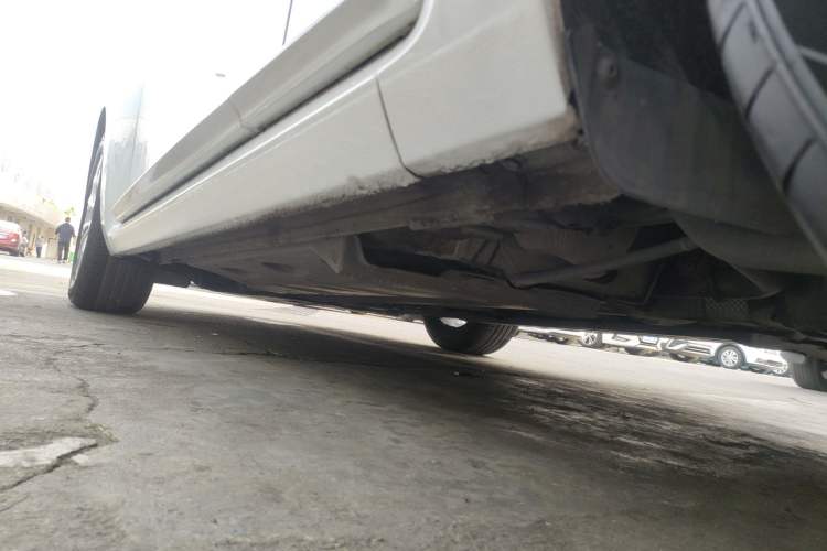 Used Volkswagen Beetle 2015 180TSI model Left Side Sill