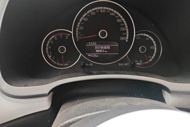 Used Volkswagen Beetle 2015 180TSI model Odometer Close Up