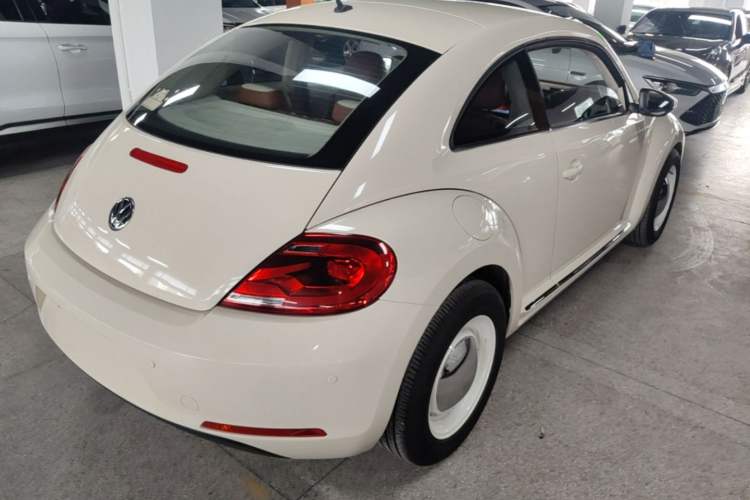 Used Volkswagen Beetle 2015 180TSI model Rear Right 45 Deg