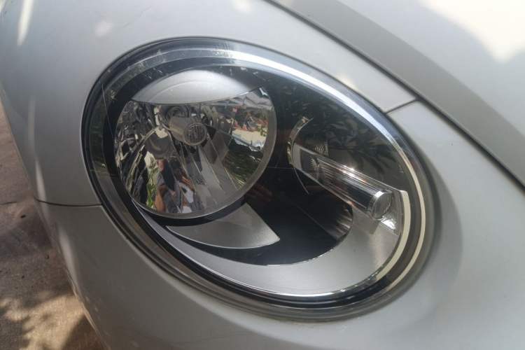 Used Volkswagen Beetle 2015 280TSI Right Front Headlight