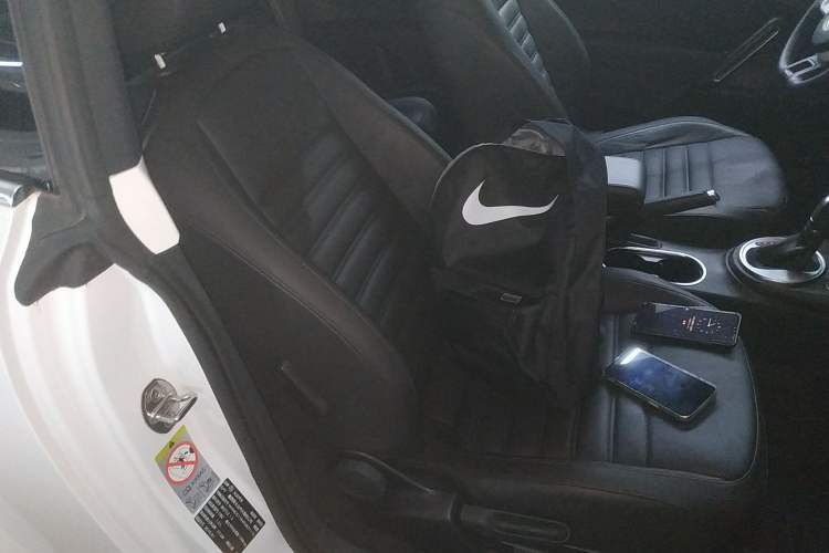 Used Volkswagen Beetle 2015 180TSI model Right Front Seat