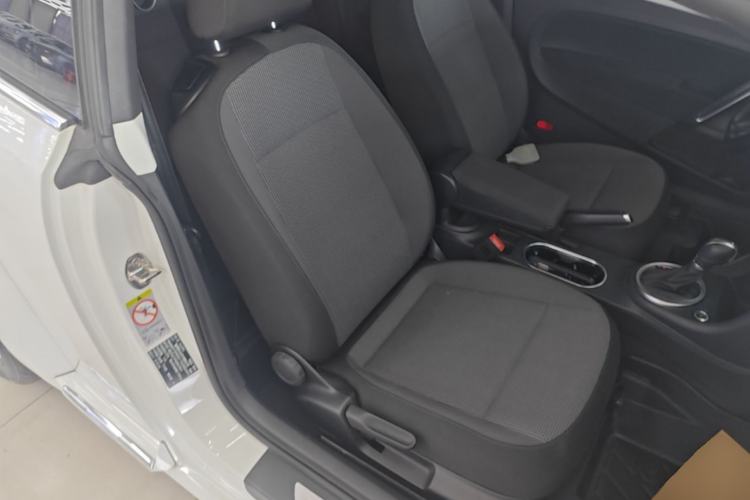 Used Volkswagen Beetle 2015 180TSI model Right Front Seat