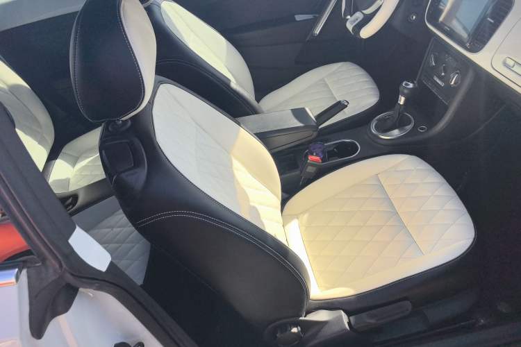 Used Volkswagen Beetle 2015 180TSI model Right Front Seat