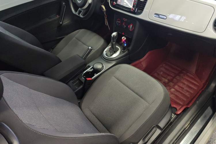 Used Volkswagen Beetle 2015 180TSI model Right Front Seat