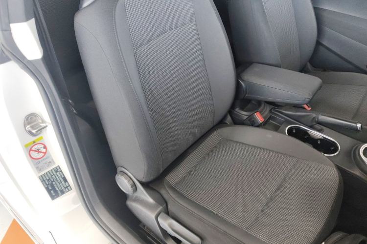Used Volkswagen Beetle 2015 180TSI model Right Front Seat