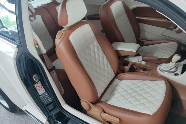 Used Volkswagen Beetle 2015 180TSI model Right Front Seat