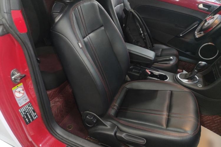 Used Volkswagen Beetle 2015 180TSI model Right Front Seat