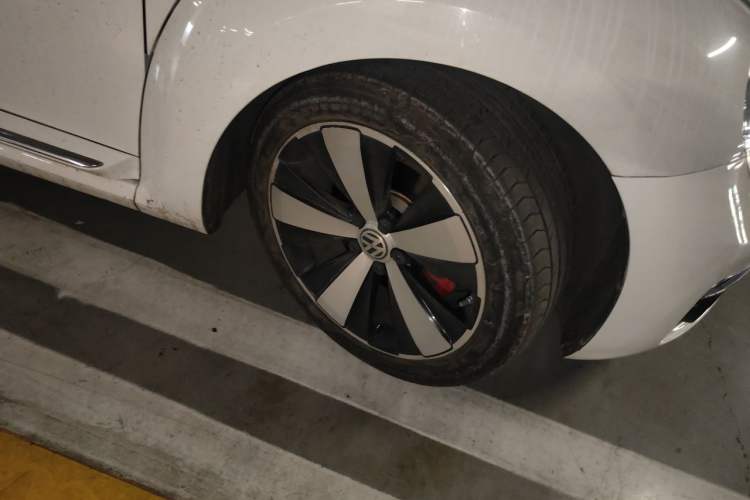 Used Volkswagen Beetle 2015 380TSI Right Front Wheel Hub