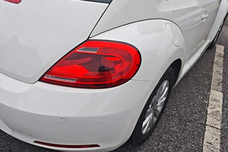 Used Volkswagen Beetle 2015 180TSI model Right Rear Taillight