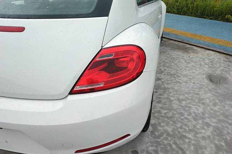 Used Volkswagen Beetle 2015 180TSI model Right Rear Taillight
