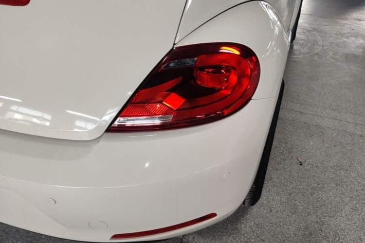 Used Volkswagen Beetle 2015 180TSI model Right Rear Taillight