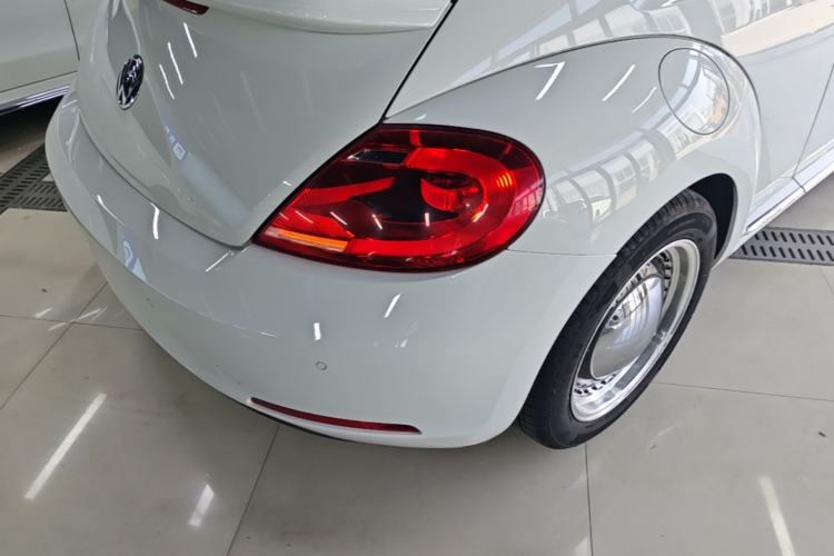 Used Volkswagen Beetle 2015 180TSI model Right Rear Taillight