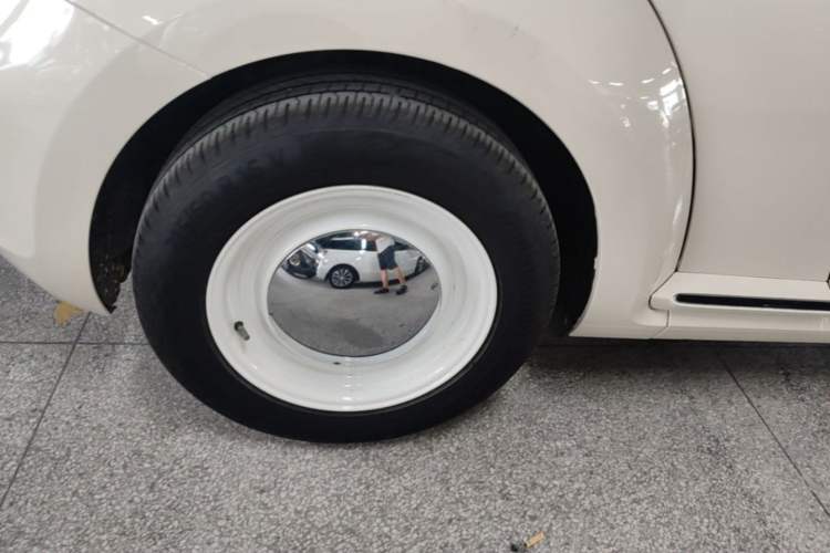Used Volkswagen Beetle 2015 180TSI model Right Rear Wheel Hub