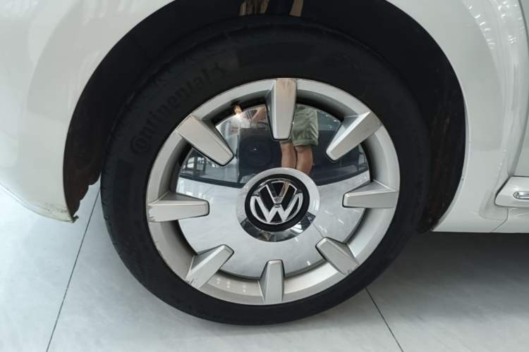 Used Volkswagen Beetle 2015 280TSI Right Rear Wheel Hub
