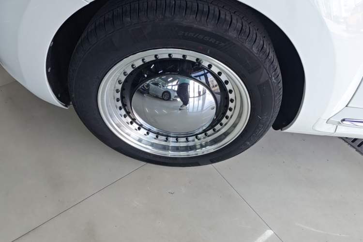 Used Volkswagen Beetle 2015 180TSI model Right Rear Wheel Hub