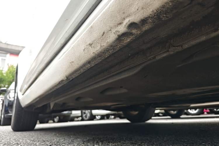 Used Volkswagen Beetle 2015 180TSI model Right Side Sill