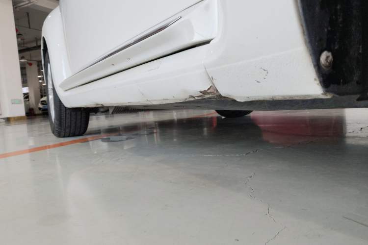Used Volkswagen Beetle 2015 180TSI model Right Side Sill