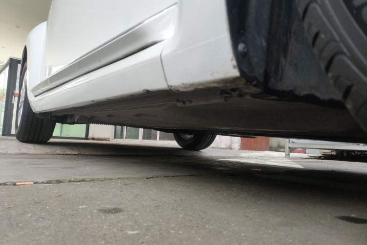 Used Volkswagen Beetle 2015 180TSI model Right Side Sill