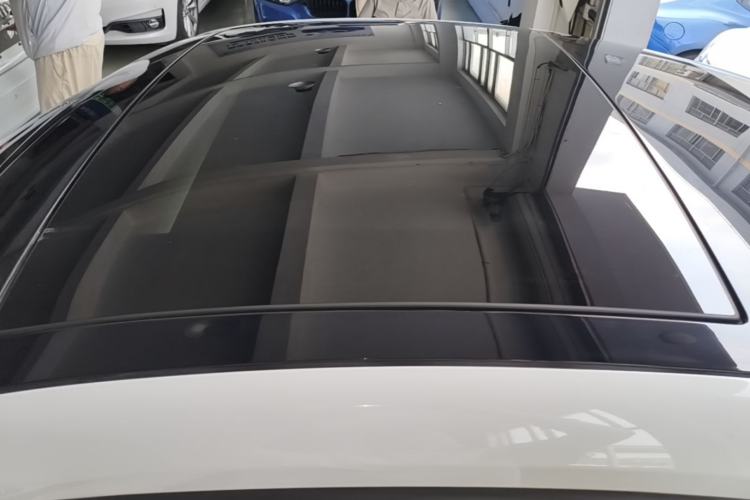 Used Volkswagen Beetle 2015 180TSI model Roof