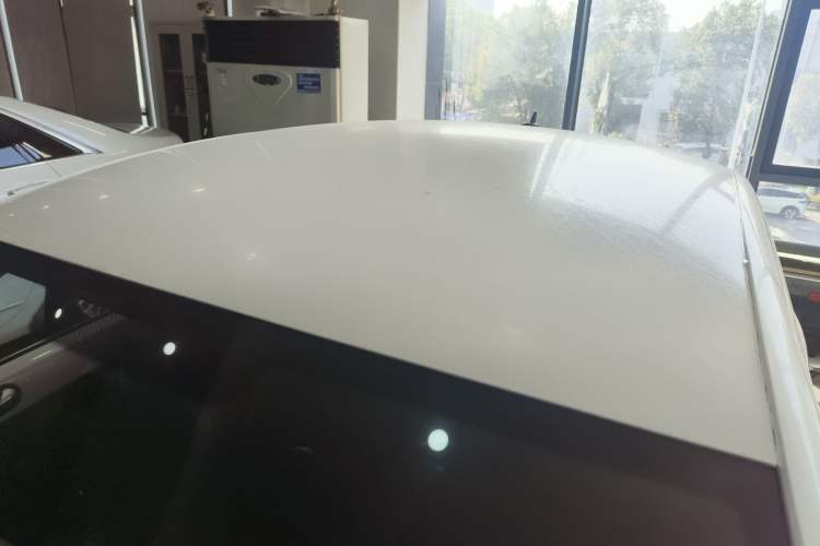 Used Volkswagen Beetle 2015 180TSI model Roof