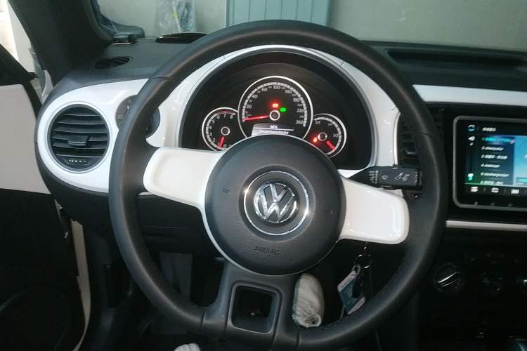 Used Volkswagen Beetle 2015 180TSI model Steering Wheel