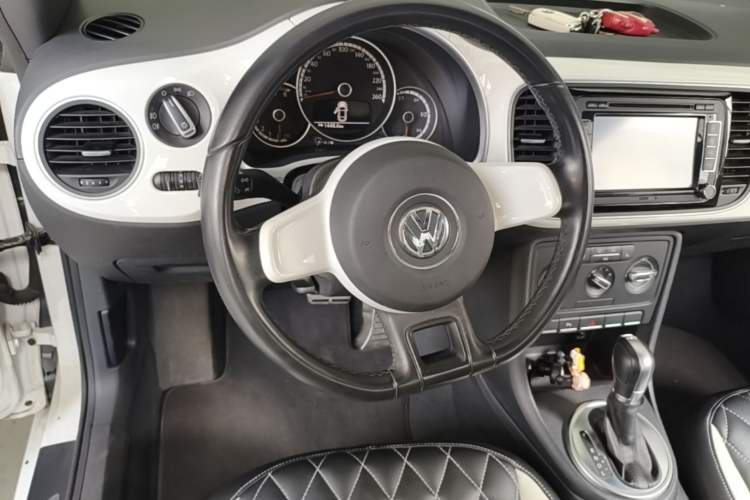Used Volkswagen Beetle 2015 180TSI model Steering Wheel