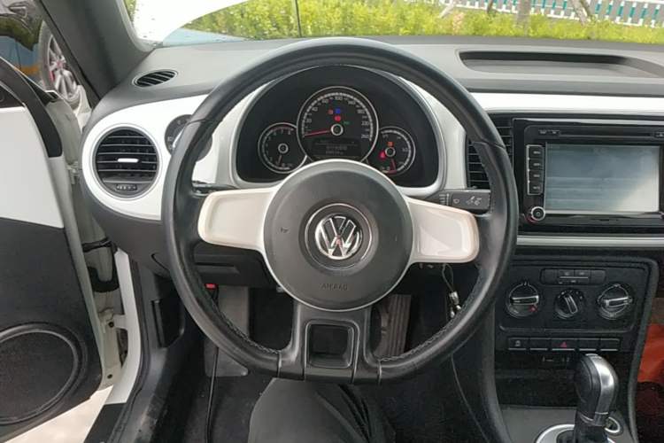 Used Volkswagen Beetle 2015 180TSI model Steering Wheel