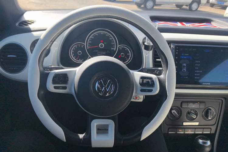 Used Volkswagen Beetle 2015 180TSI model Steering Wheel