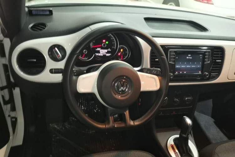 Used Volkswagen Beetle 2015 180TSI model Steering Wheel