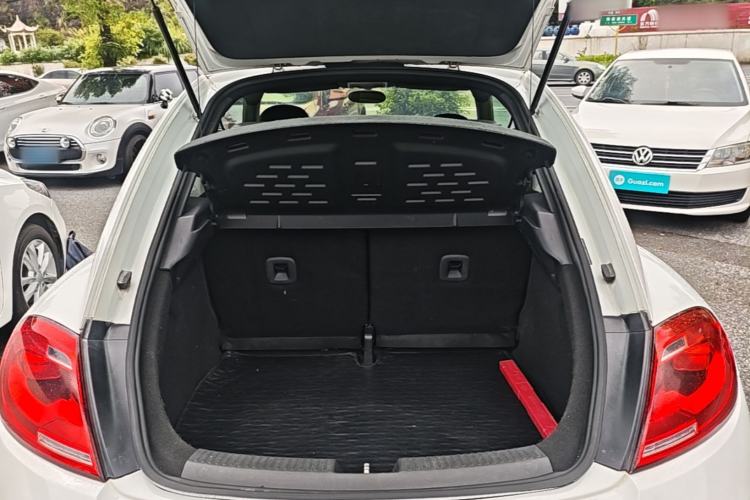 Used Volkswagen Beetle 2015 180TSI model Trunk