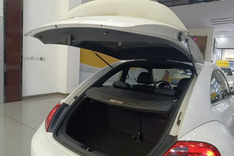 Used Volkswagen Beetle 2015 280TSI Trunk