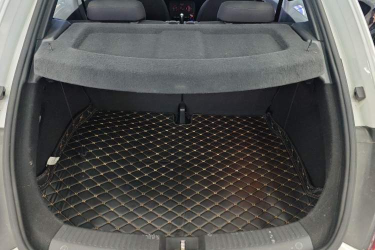 Used Volkswagen Beetle 2015 180TSI model Trunk