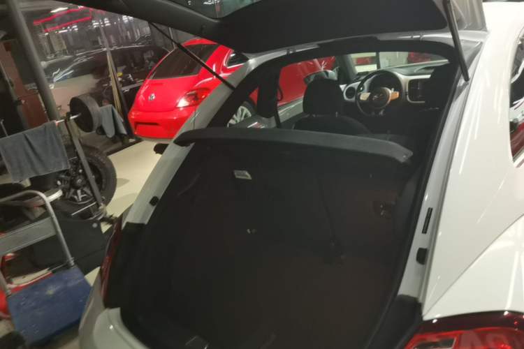Used Volkswagen Beetle 2015 180TSI model Trunk