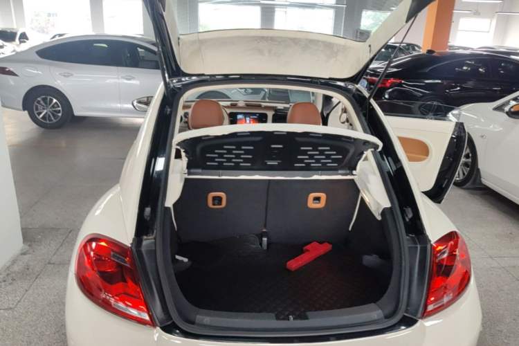 Used Volkswagen Beetle 2015 180TSI model Trunk