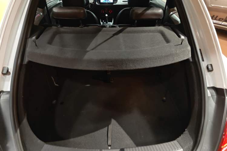 Used Volkswagen Beetle 2015 280TSI Trunk