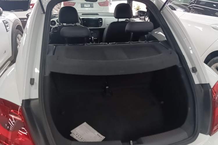 Used Volkswagen Beetle 2015 180TSI model Trunk