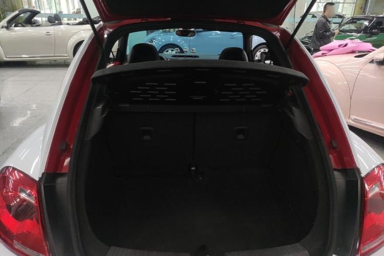 Used Volkswagen Beetle 2015 180TSI model Trunk
