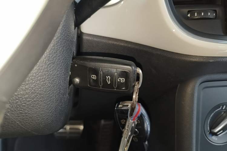 Used Volkswagen Beetle 2015 180TSI model Vehicle Key