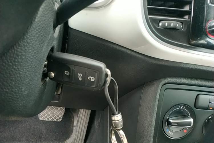 Used Volkswagen Beetle 2015 180TSI model Vehicle Key