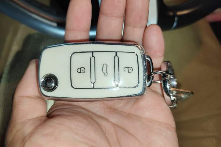 Used Volkswagen Beetle 2015 180TSI model Vehicle Key