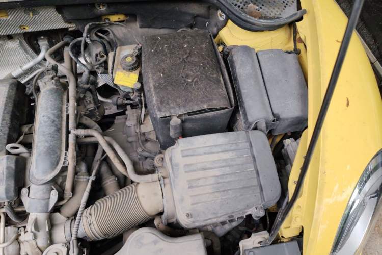 Used Volkswagen Beetle 2015 180TSI model Engine Bay Left