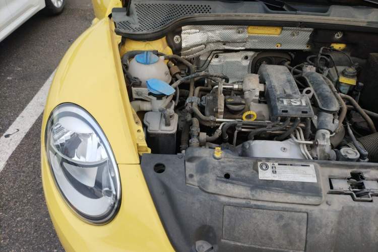 Used Volkswagen Beetle 2015 180TSI model Engine Bay Right