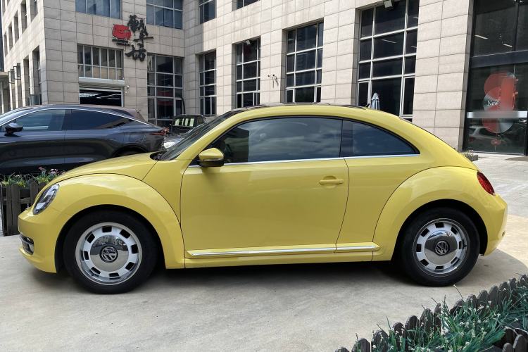 Used Volkswagen Beetle 2015 180TSI model Exterior 2