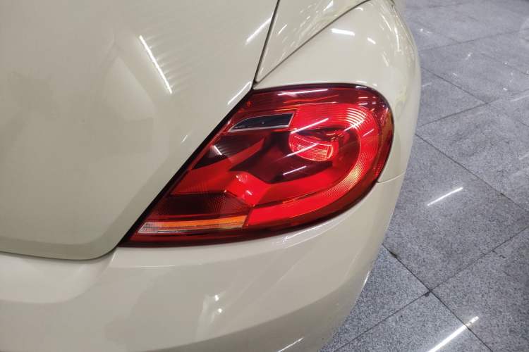 Used Volkswagen Beetle 2015 180TSI model Exterior 3