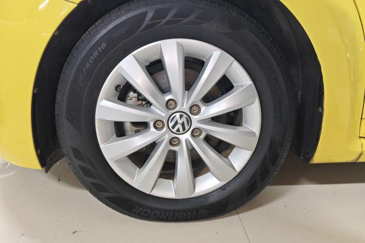 Used Volkswagen Beetle 2015 180TSI model Exterior 4