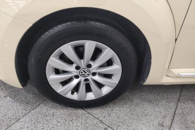 Used Volkswagen Beetle 2015 180TSI model Exterior 4