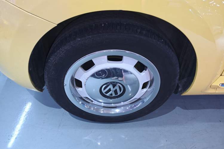 Used Volkswagen Beetle 2015 180TSI model Exterior 5