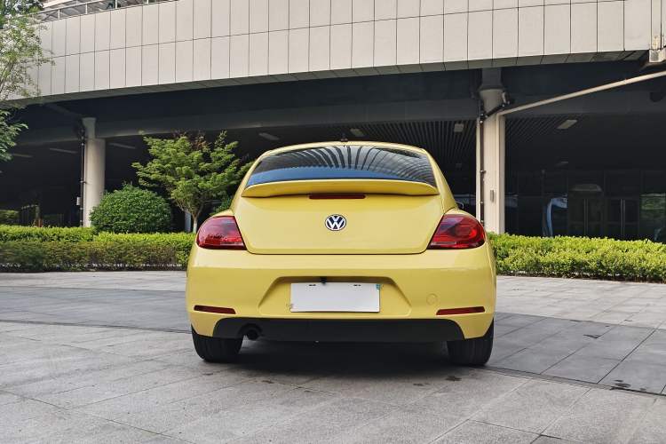 Used Volkswagen Beetle 2015 180TSI model Exterior 5